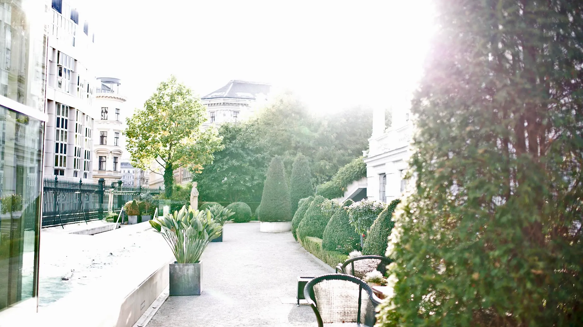 Palais Coburg Hotel Vienna 5*,