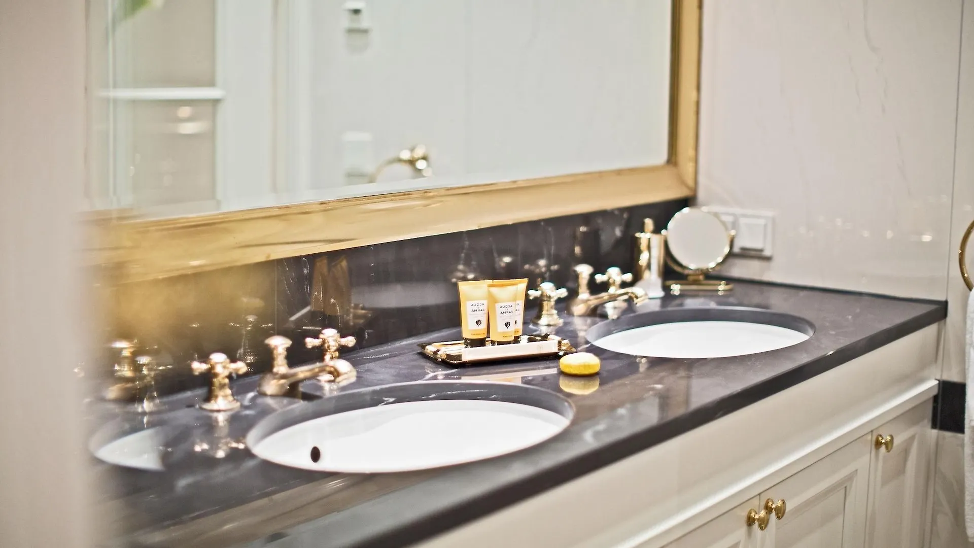 Palais Coburg Hotel Vienna 5*,  Austria